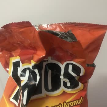 BİM Market Ambalajı Yırtık Ürünü Bantlayıp Satıyor