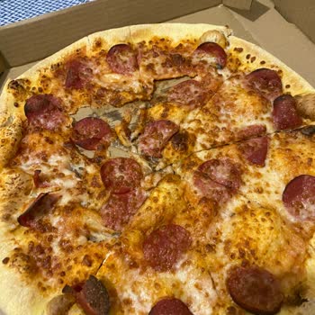 Domino's 12 Cadde Esnaflığı