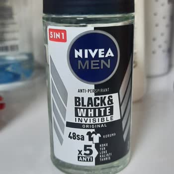 Nivea Men Black & Whıte Original ROLL-ON Beyaz Atlet Sarartma