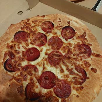 Pizza Hut Dalga Geçer Pizza