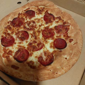 Pizza Hut Dalga Geçer Pizza