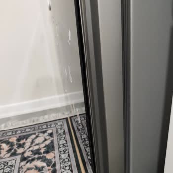 Arçelik No Frost Buzdolabımın Camı Ayrılıyor