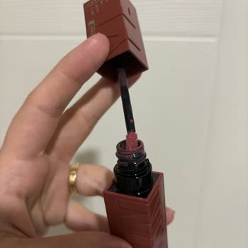 Maybelline Ruj Renk Solması: Kalıcılık Beklentisi Hayal Kırıklığı