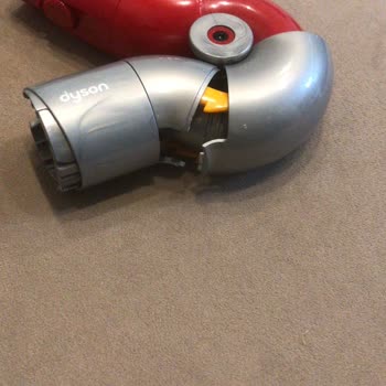 İki Aylık Dyson V12 Mobilya Altı Adaptörü Kırıldı Dyson İlgilenmedi