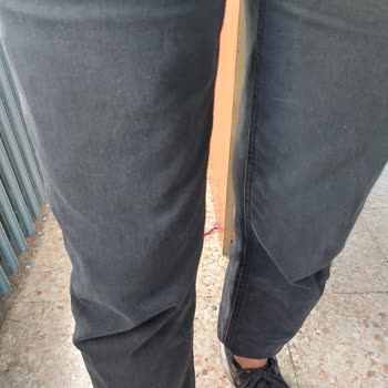 Mavi Jeans Kotum Diz Yapıyor