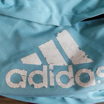 In Street Ve Adidas Ürününün Arkasında Durmuyor