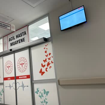 İzmir Menderes Devlet Hastanesi Acil Serviste Kimsenin Olmaması