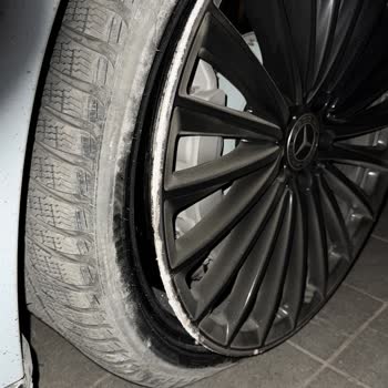 Pirelli 255/35/21 Yeni Lastiklerin Patlaması