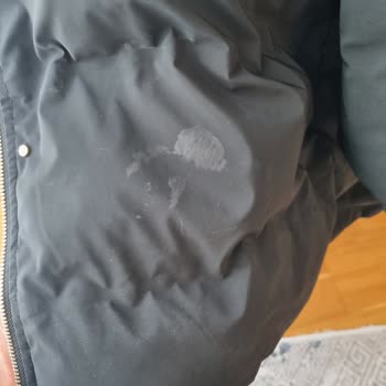 Reklamation wegen Flecken auf der Zara Winterjacke nach dem Waschen