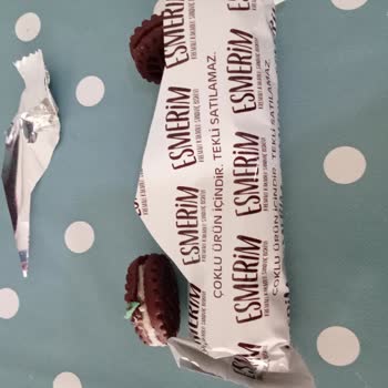 BİM Sorumsuzluğu Bisküviden Plastik Çıktı.