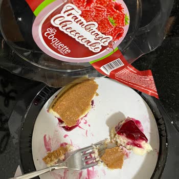 Coquette Pasta Atölyesi Cheesecake İçerisinden Yabancı Madde Çıktı!