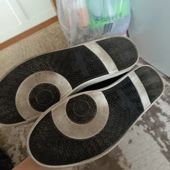 FLO Ayakkabı FLO Dan Kullanılmış Ayakkabı Geldi