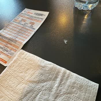 Köfteci Yusuf'tan Cam Parçası Çıkması