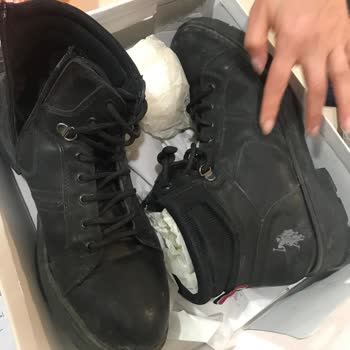 FLO Ayakkabı FLO Kullanılmış Eski Botu Yeni Diye Satıyor