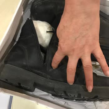 FLO Ayakkabı FLO Kullanılmış Eski Botu Yeni Diye Satıyor