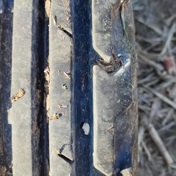 Yeni Traktörümün Lassa Lastikleri Sürekli Patlıyor