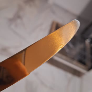 IKEA Beni Üzdün, Hayal Kırıklığına Uğrattın