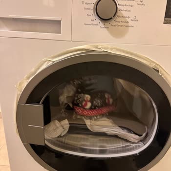 Arçelik Kurutma Makinesi 900 Km Kapaktan Toz Kaçırıyor.