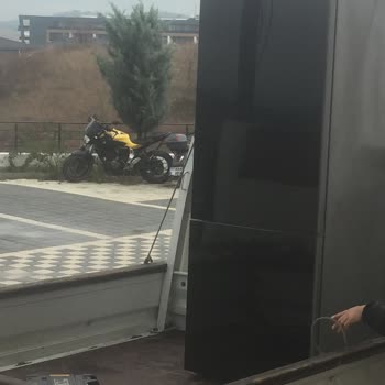 Arçelik Buzdolabının Buzluk Bölümünde Kasa Kısmında Kırık