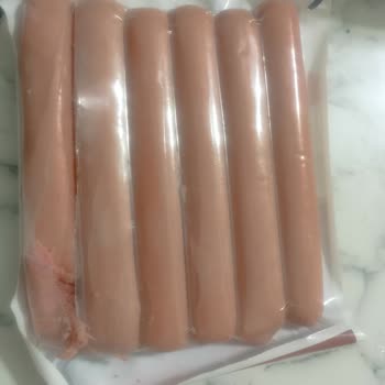 DevGross Market Marketten Alınan Sosisin Bozuk Çıkması Üzerine Şikayet