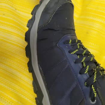 Decathlon Ayakkabı Kıvrılan Yerlerinden Yırtıldı