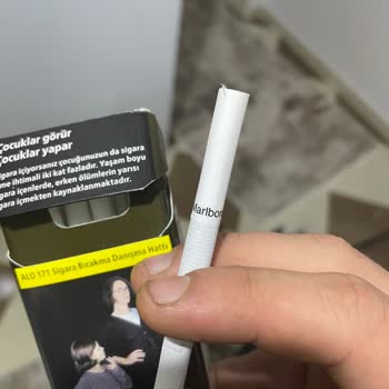 Philip Morris Sigara Ucundan Çıkan İp