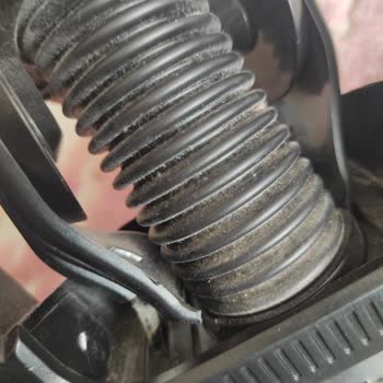 Bosch Unlimited Serie 6 Şarjı Süpürge Başlığı Kırıldı