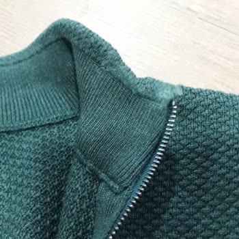 Tudors Gömlek Yeni Kazakta Tüylenme Sorunu