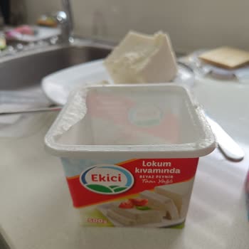 Ekici Peynir Yumurtanın Beyazı Kıvamında Çıktı İğrendik