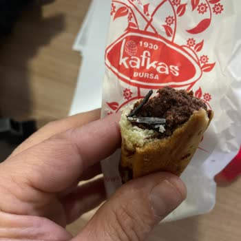 Kafkas Pasta Şekerleme Ay Çöreğinden Metal Parçası Çıkar Yakışmadı Kafkas