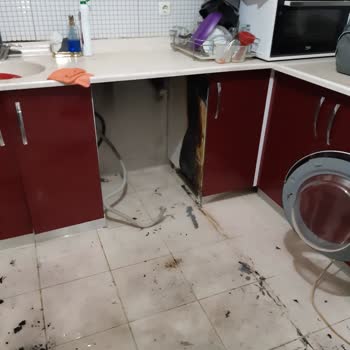 Beko Marka Makinenin Evi Yakması