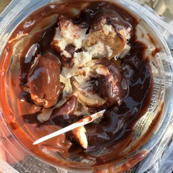 BİM'in Bozuk Tatlı Satması