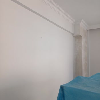 Filli Boya İpeksi 10 Rengi Beyaz Değil Mavi Gözüküyor.