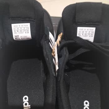 In Street Farklı Numaralı Ayakkabı Ve İlgisiz Müşteri Hizmetleri