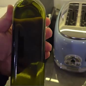 Getir'den Alınan Zeytin Ofisi Zeytinyağı Böcek Çıktı!