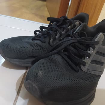 Adidas Spor Ayakkabı İlgisizliği