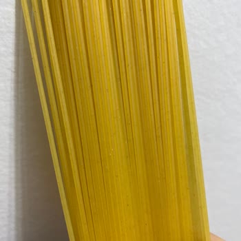 Nuh'un Ankara Makarnası Nuhun Ankara Makarnasında Siyah Pis Noktalar