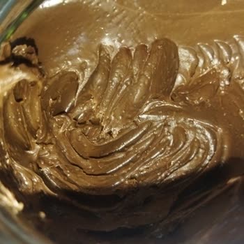 Sarelle Pütürlü Sürme Çikolata Bozuk Mu?