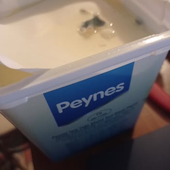 Peynes Peynir Taze Görünen Peynirde Küf Ve Ekşi Koku Hayal Kırıklığı