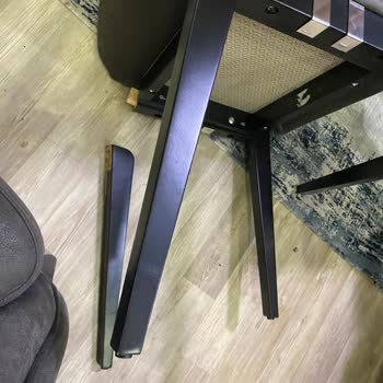 Bellona Sandalye Ayaklarında Kalitesizlik