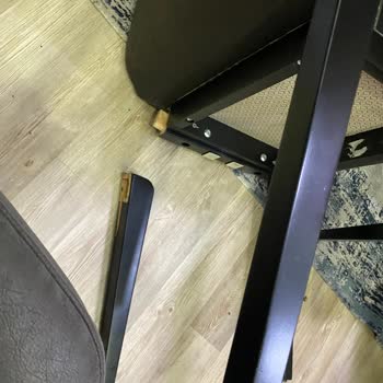 Bellona Sandalye Ayaklarında Kalitesizlik