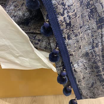 Linens Buyaka 6 Aydır Teslim Etmediği Perdeyi Pazar Malı Gibi Dikti.