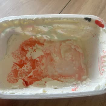 İçim Labne Peyniri Tarihi Bitmemesini Rağmen Kırmızılaşmış