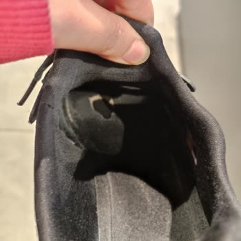 Skechers Delik Ve Hatalı Ayakkabı