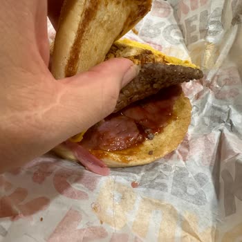 Burger King Sabiha Gökçen Dış Hatlar Şubesi Şikayeti