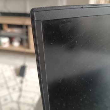 Monster Notebook Çerçevede Çatlama Sorunu