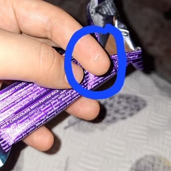 Plastik Parçacıklı Patiswiss Çikolata!
