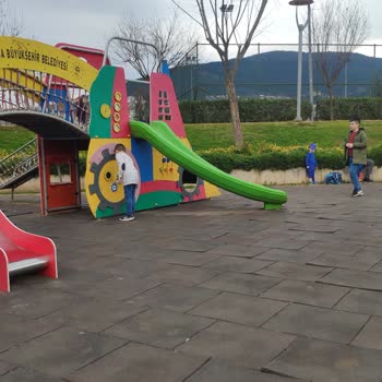 Bursa Büyükşehir Belediyesi Mihraplı Parkı Sur Yapı Tarafı