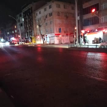 Gaziosmanpaşa Belediyesi Gaziosmanpaşa Çukurçeşme Caddesindeki Yanmayan Işıklar