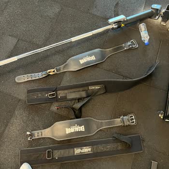 MACFit (İstanbul Avrupa) İlgisiz Ve Kötü Bir Salon